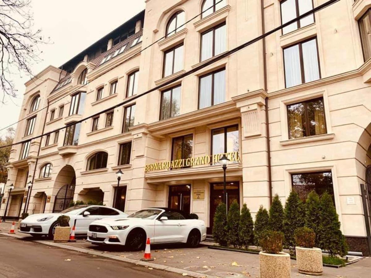 Bernardazzi Grand Hotel Chisináu Exterior foto